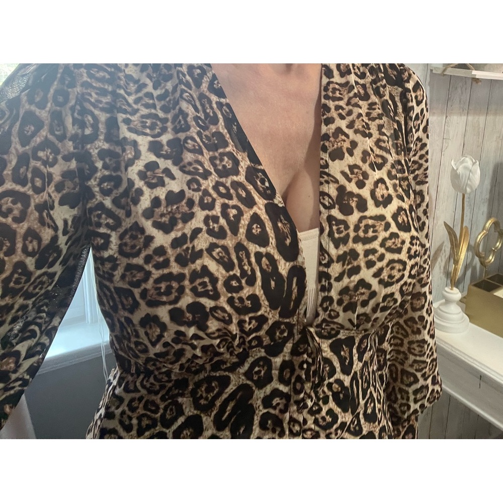 Animal Print Light Blouse with Rouching or No Rouching Pull - Picture 5 of 14